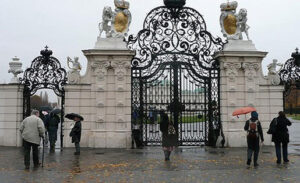 Cổng chính của điện Schonbrunn