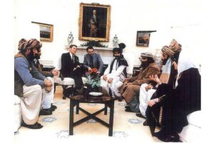Ronald Reagan và các các chiến sĩ Thánh chiến Hồi giáo Afghanistan tại Nhà Trắng